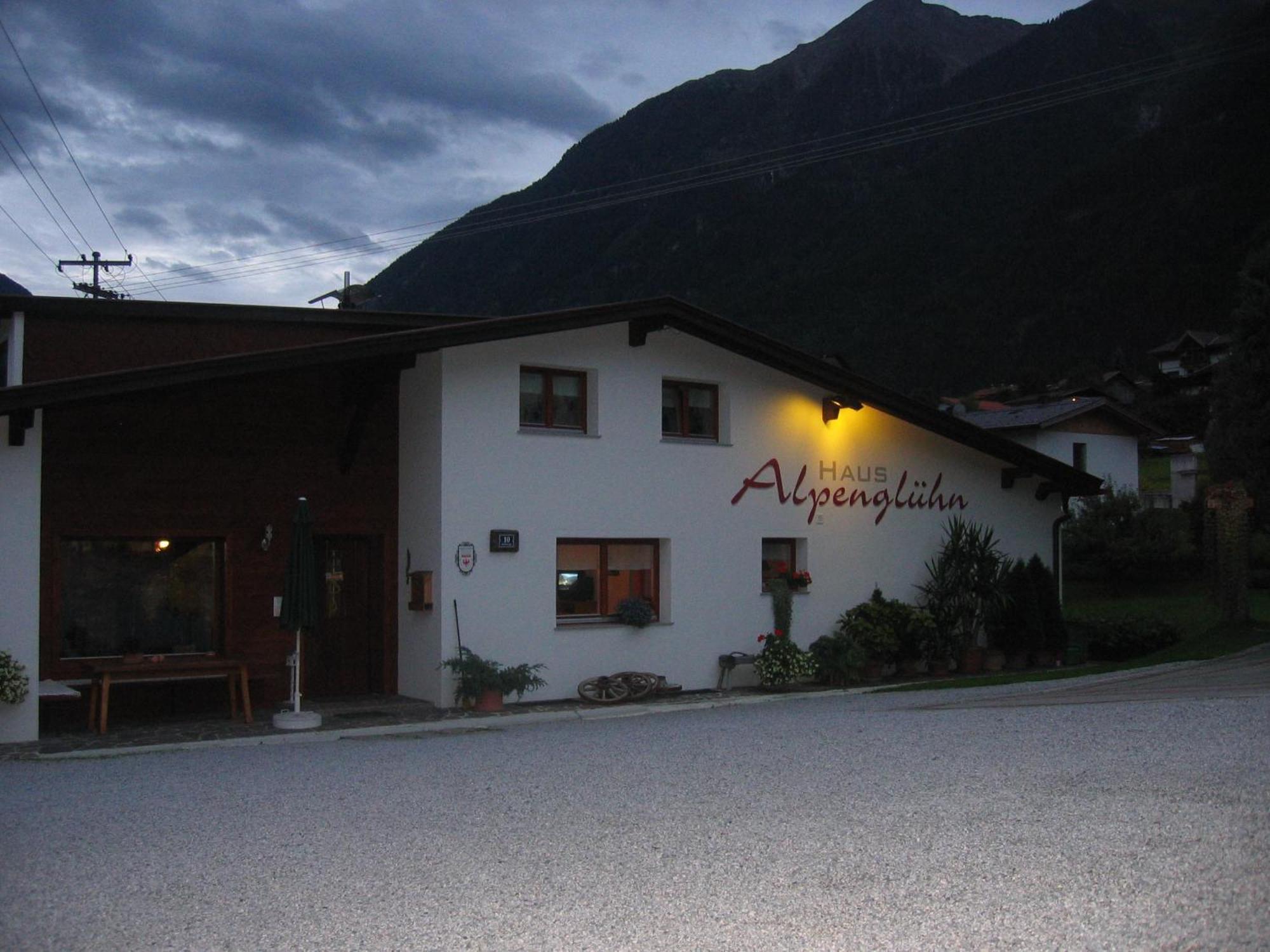 Pensión Haus Alpenglühn 3*