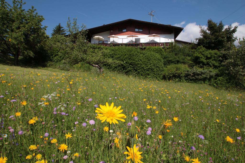 Haus Alpenglühn Pensión 3*